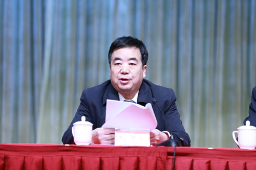 中国中共党史学会会长、中国中共党史人物研究会会长、中央党史研究室原主任欧阳淞同志在中国中共党史学会和中国中共党史人物研究会常务理事会联席会议上作工作报告