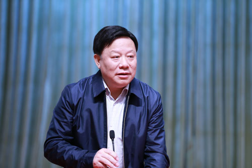 中国中共党史学会常务理事、中国中共党史人物研究会常务理事、湖南省人民政府参事张志初同志代表中国中共党史人物研究会作交流发言